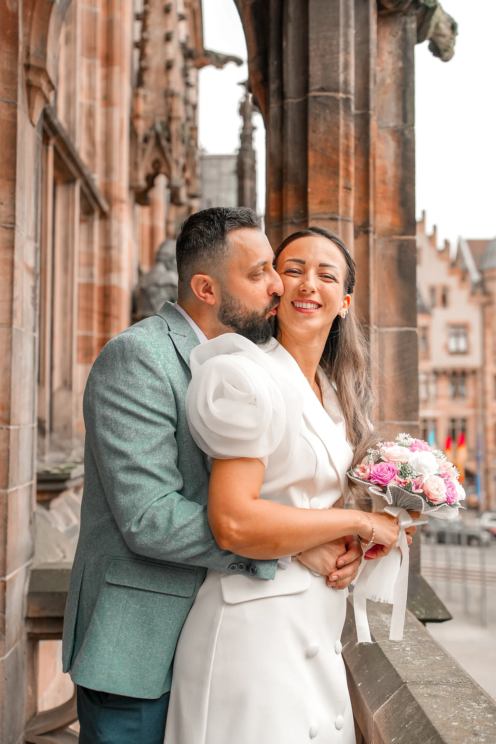 Hochzeitsfotograf Standesamt Saarbrücken – Rathaus St. Johann Trauungssaal, fotografiert von SB Snaps